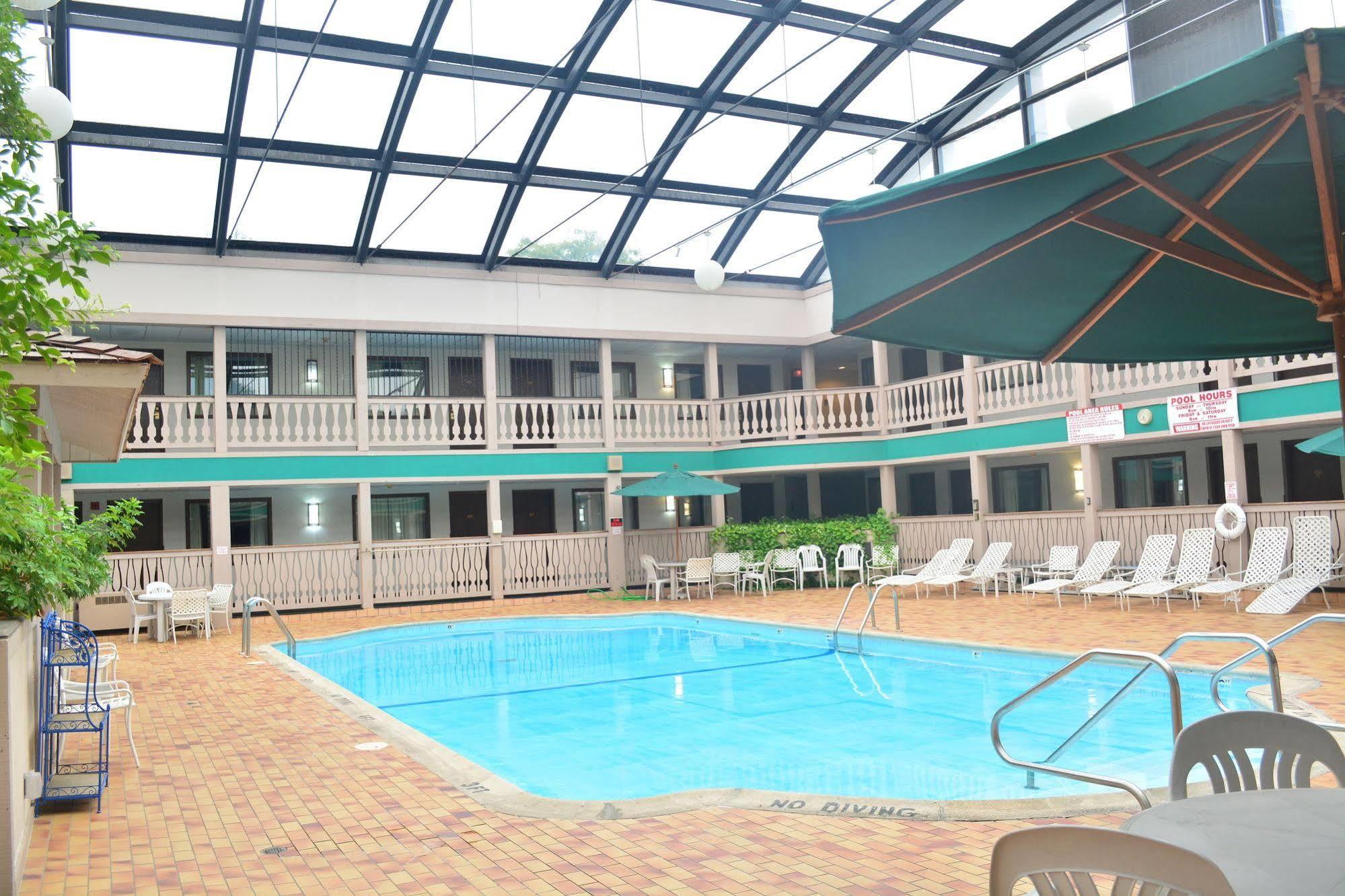 Elk Grove Hotel Елк Гроув Вилидж Екстериор снимка
