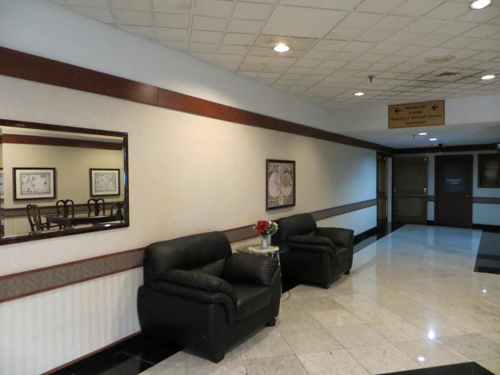 Elk Grove Hotel Елк Гроув Вилидж Екстериор снимка
